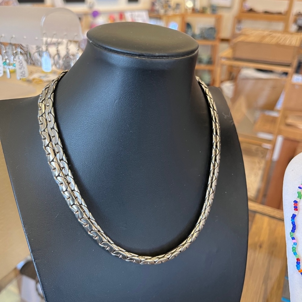 necklace - Picture 2 of 5